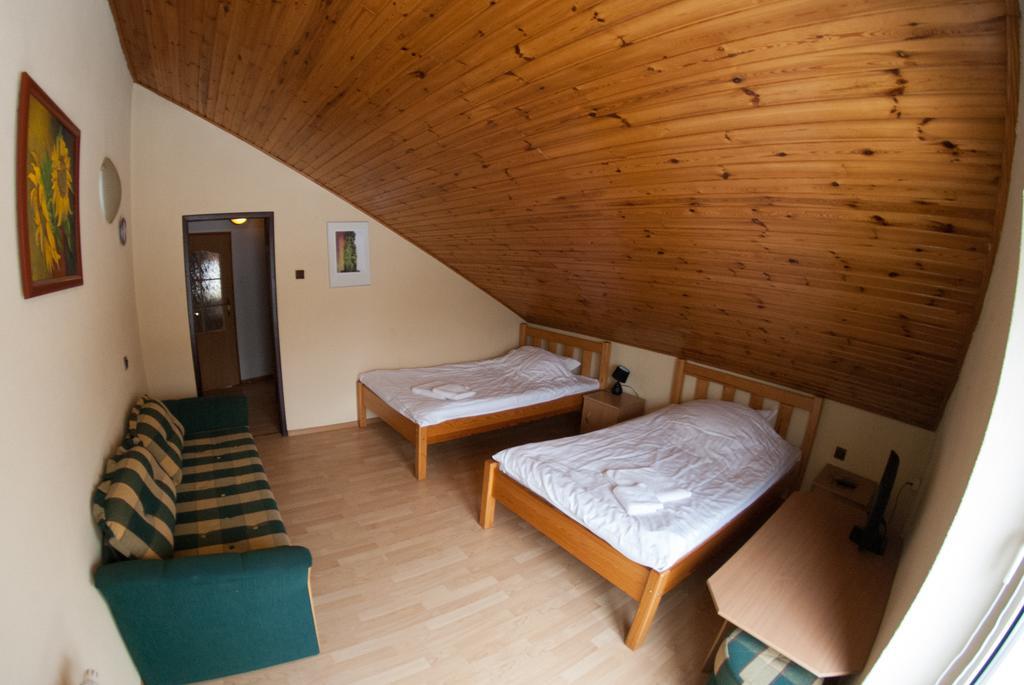 Pensjonat Kawiarni Muzealnej Goluchow Bagian luar foto