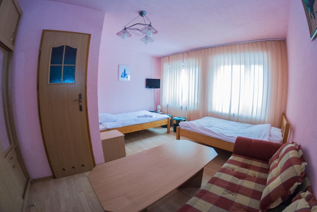 Pensjonat Kawiarni Muzealnej Goluchow Bagian luar foto